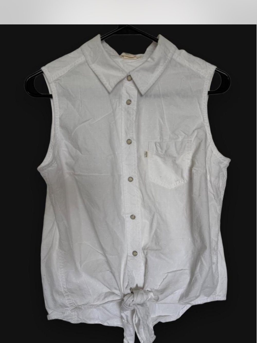 Levi's White Sleeveless Tie-Hem Button-Down Shirt